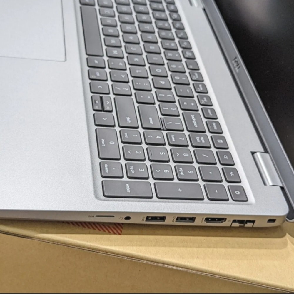 Laptop - Picture 8 of 9